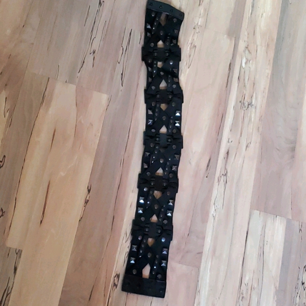 BCBG black and pewter belt